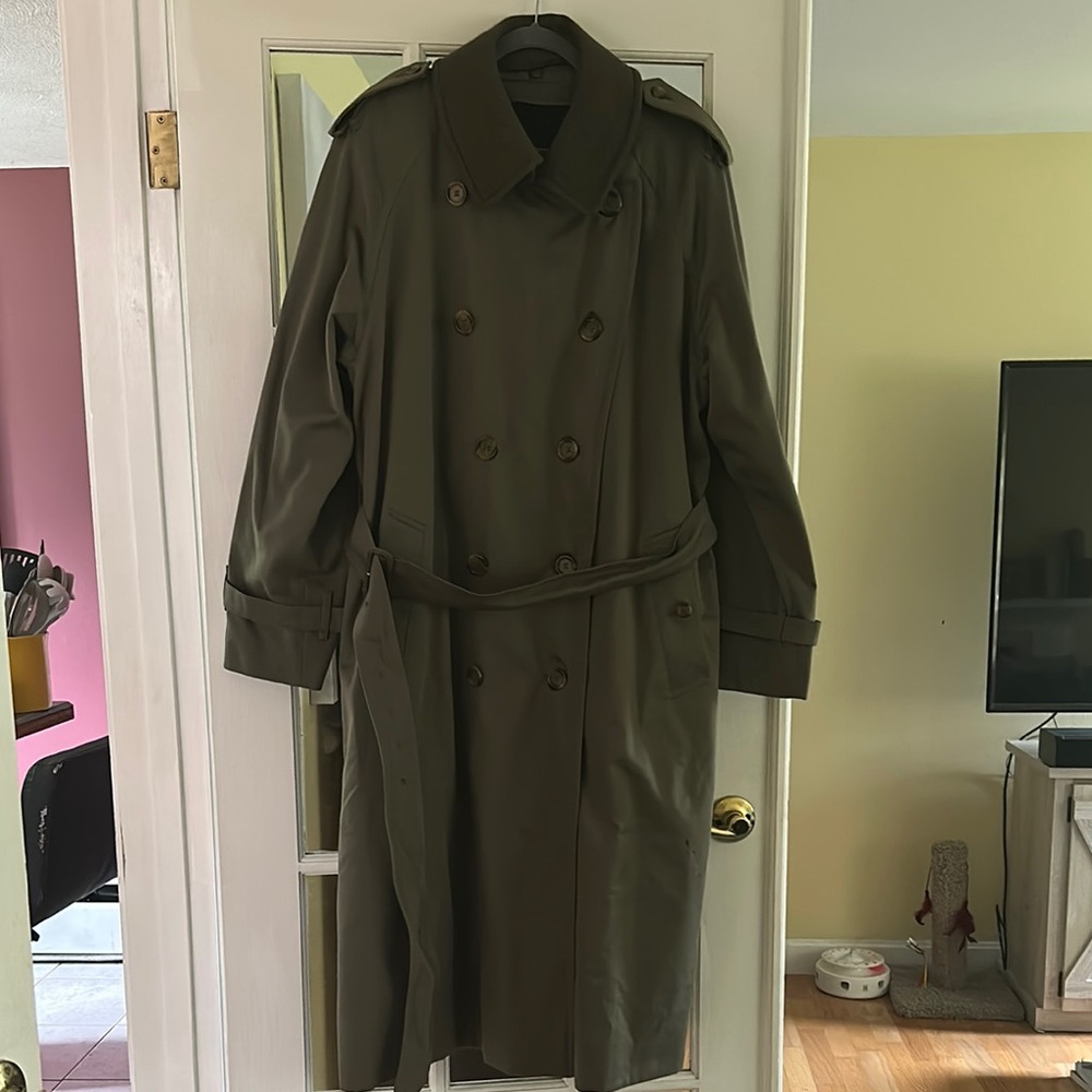 Men’s Burberry Belted Olive Trench Coat w/ removable lining and wool collar